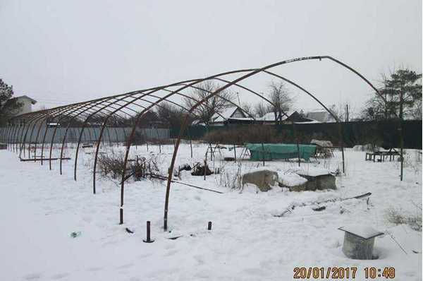 the frame of the greenhouse is almost ready.